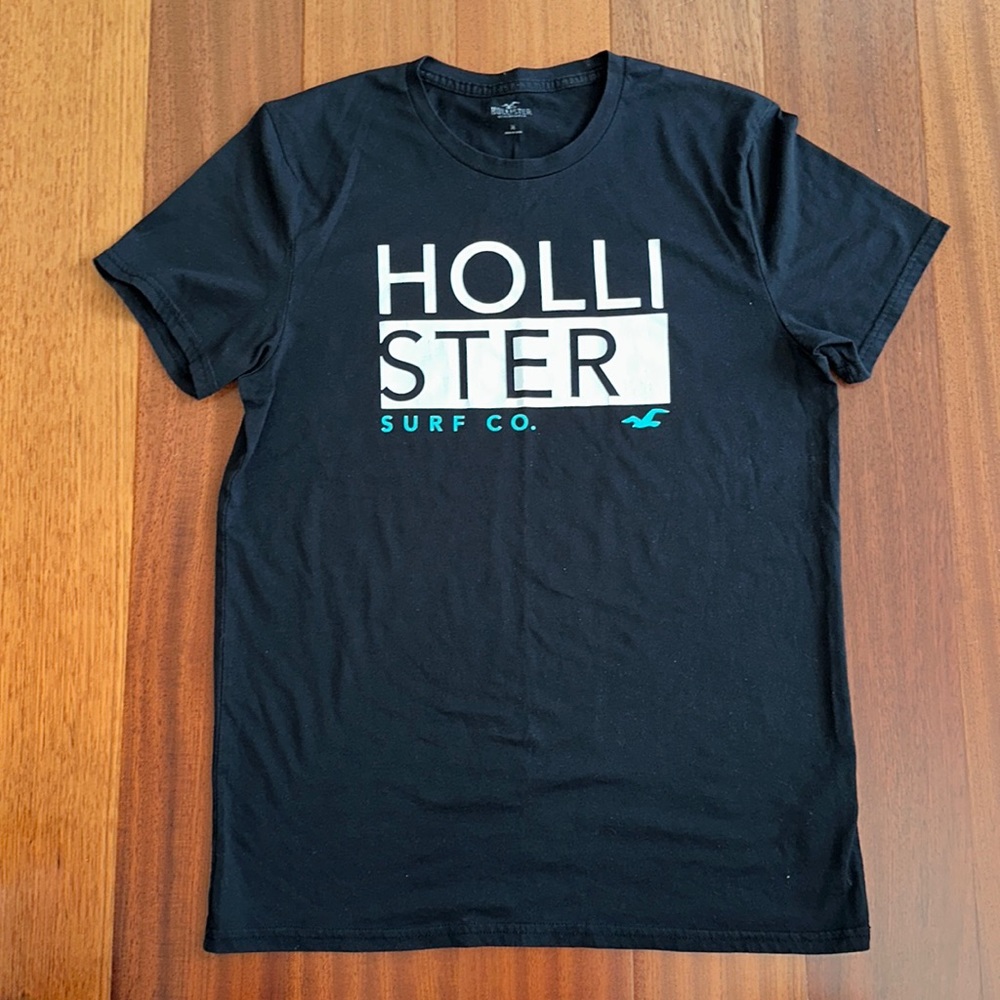 Hollister Graphic T-Shirt